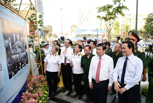 Khai mạc triển lãm kỷ niệm 75 năm ngày Nam bộ kháng chiến - Ảnh 4. Khai mạc triển lãm kỷ niệm 75 năm ngày Nam bộ kháng chiến - Ảnh 4.