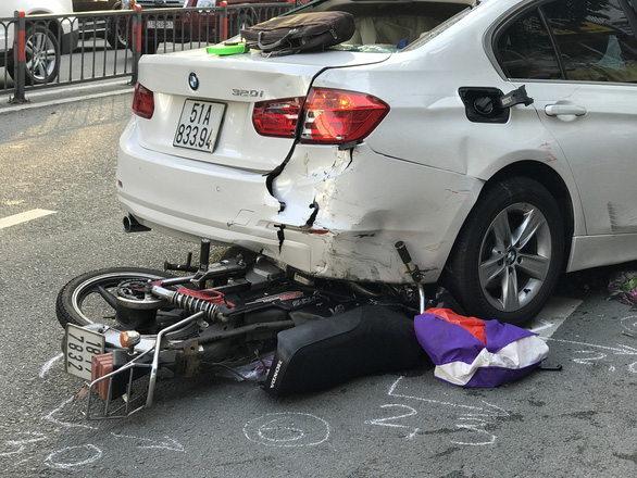 Container trucks lose control of cars and many motorcycles in Ho Chi Minh City - Photo 3.