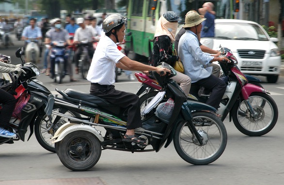 Người khuyết tật có được cấp bằng lái xe? - Ảnh 1. Người khuyết tật có được cấp bằng lái xe? - Ảnh 1.