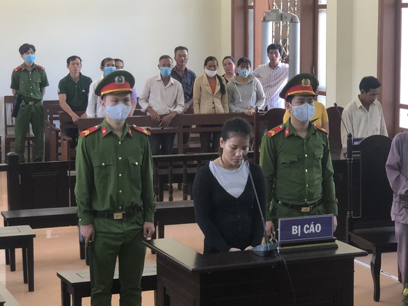 7 năm tù với cô gái tâm thần đâm người yêu chết đêm Valentine - Ảnh 1. 7 năm tù với cô gái tâm thần đâm người yêu chết đêm Valentine - Ảnh 1.