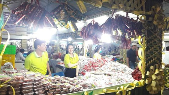 Braised fish in Vu Dai village, Ben Tre spring rolls and thousands of regional specialties flocked to Ho Chi Minh City - Photo 5.