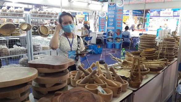 Braised fish in Vu Dai village, Ben Tre spring rolls and thousands of regional specialties flock to Ho Chi Minh City - Photo 7.