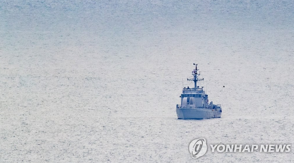 Yonhap: A Korean official who fled to North Korea was shot dead - Photo 1.