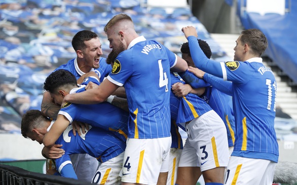 Được khung gỗ cứu thua 5 lần, Man Utd thắng nghẹt thở Brighton - Ảnh 6. Được khung gỗ cứu thua 5 lần, Man Utd thắng nghẹt thở Brighton - Ảnh 6.
