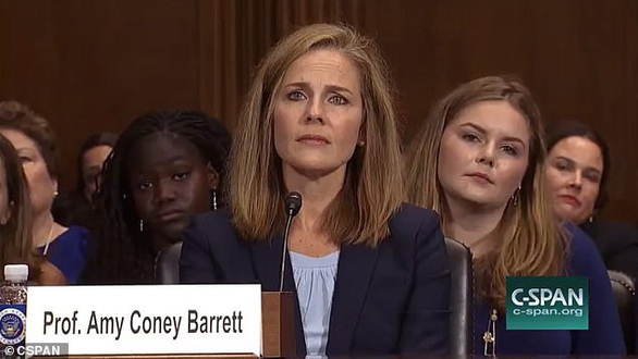 Amy Coney Barrett - người được đề cử làm thẩm phán tòa án tối cao Mỹ là ai? - Ảnh 4. Amy Coney Barrett - người được đề cử làm thẩm phán tòa án tối cao Mỹ là ai? - Ảnh 4.
