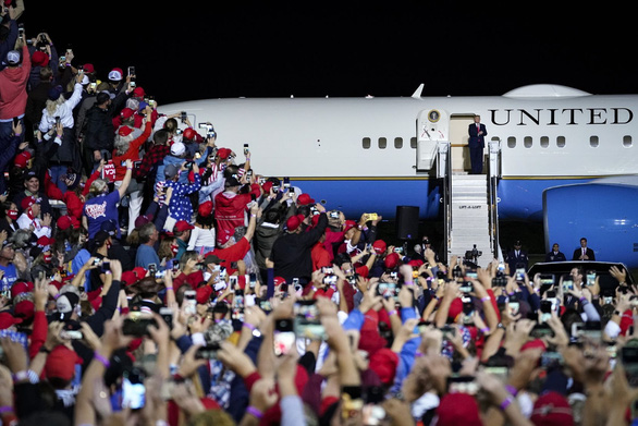 United States Presidential Election: Trump is Burning, Democrats Worry - Photo 1.