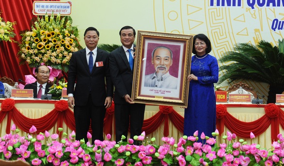Mỗi cán bộ, đảng viên phải đi đầu trong phong trào thi đua yêu nước - Ảnh 1. Mỗi cán bộ, đảng viên phải đi đầu trong phong trào thi đua yêu nước - Ảnh 1.