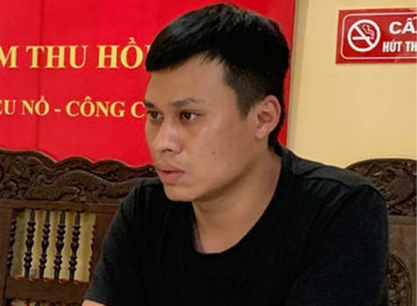 Nghi phạm dùng dao đâm trọng thương 2 chiến sĩ công an ra đầu thú - Ảnh 1. Nghi phạm dùng dao đâm trọng thương 2 chiến sĩ công an ra đầu thú - Ảnh 1.