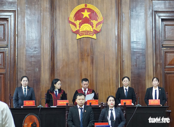 Cựu giám đốc Công ty Lương thực Trà Vinh lãnh 30 năm tù - Ảnh 2. Cựu giám đốc Công ty Lương thực Trà Vinh lãnh 30 năm tù - Ảnh 2.