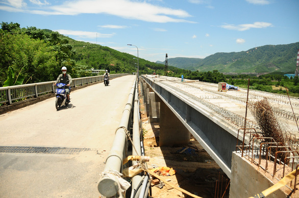 Nông Sơn, cây cầu nghĩa tình của bạn đọc trên bến Cà Tang - Ảnh 2.