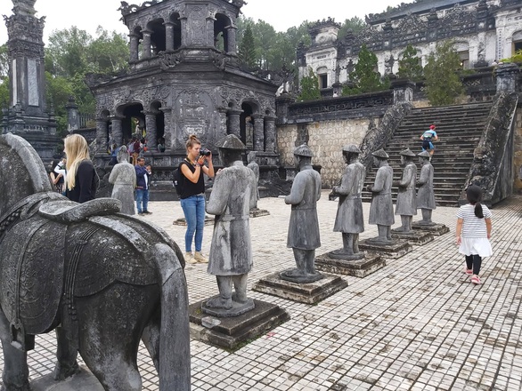 Sài Gòn, Hà Nội liên kết đón khách về miền Trung - Ảnh 1. Sài Gòn, Hà Nội liên kết đón khách về miền Trung - Ảnh 1.