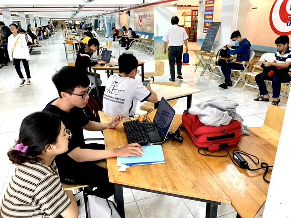 Sinh viên sư phạm được cấp sinh hoạt phí: Ngành sư phạm sẽ hấp dẫn hơn? - Ảnh 2. Sinh viên sư phạm được cấp sinh hoạt phí: Ngành sư phạm sẽ hấp dẫn hơn? - Ảnh 2.
