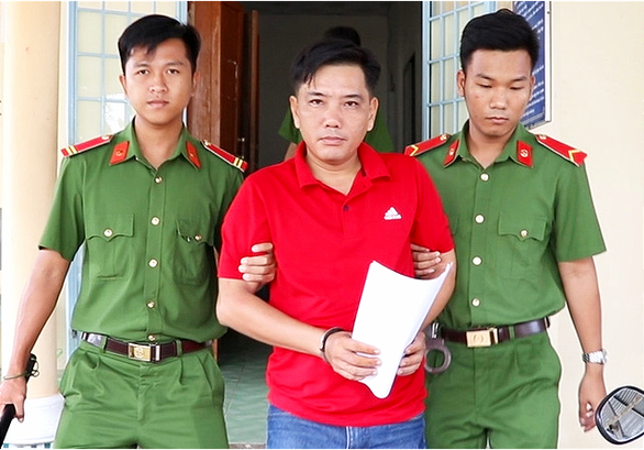 Bắt đá gà, lòi ra chủ thầu đường dây đề trăm triệu - Ảnh 1. Bắt đá gà, lòi ra chủ thầu đường dây đề trăm triệu - Ảnh 1.