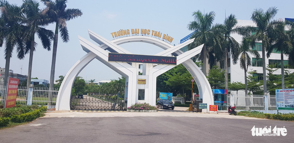 Sinh viên té ngửa học chính quy 4 năm, nhận bằng vừa học, vừa làm - Ảnh 4.