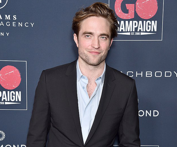 ‘Ma cà rồng’ Robert Pattinson mắc COVID-19, đoàn phim Batman phải dừng quay - Ảnh 1.