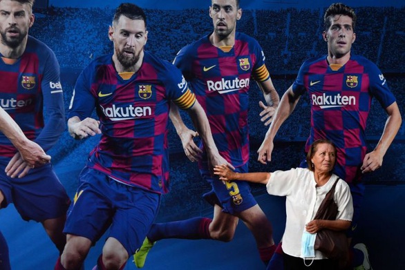 Messi mất lòng người hâm mộ khi quyết định ở lại Barca - Ảnh 1. Messi mất lòng người hâm mộ khi quyết định ở lại Barca - Ảnh 1.