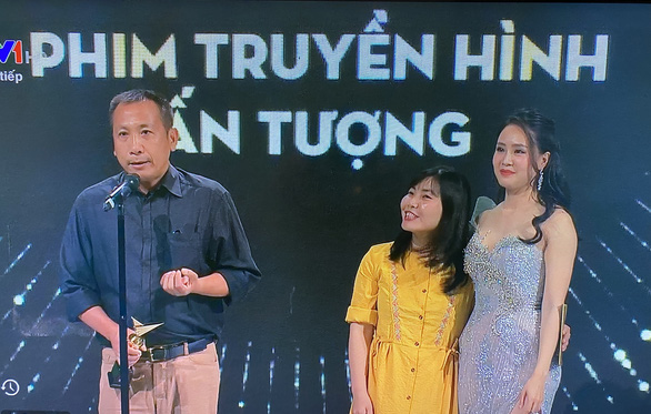 VTV Awards 2020: Hoa hồng trên ngực trái đại thắng, Hồng Diễm lên ngôi - Ảnh 3.