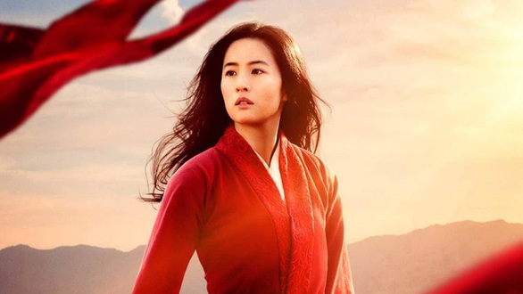 Mulan: Phương Đông vô hồn, trống rỗng - vai diễn đáng quên của Củng Lợi - Ảnh 1.