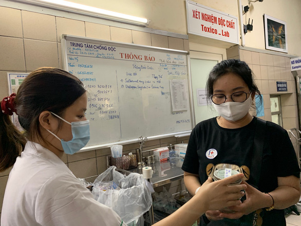 WHO tài trợ thêm 10 hộp thuốc giải độc đắt đỏ 8.000 USD/lọ điều trị vụ Patê Minh Chay - Ảnh 1.