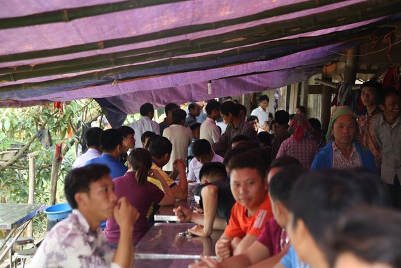Cổng trường đè chết 3 học sinh: Bản Phung chết lặng sau buổi học đầu - Ảnh 3. Cổng trường đè chết 3 học sinh: Bản Phung chết lặng sau buổi học đầu - Ảnh 3.