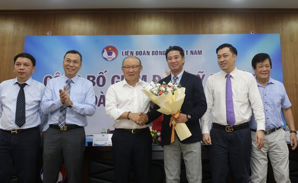 Giám đốc kỹ thuật Yusuke Adachi: 30 năm nữa bóng đá Việt Nam có thể đánh bại Nhật Bản - Ảnh 1. Giám đốc kỹ thuật Yusuke Adachi: 30 năm nữa bóng đá Việt Nam có thể đánh bại Nhật Bản - Ảnh 1.