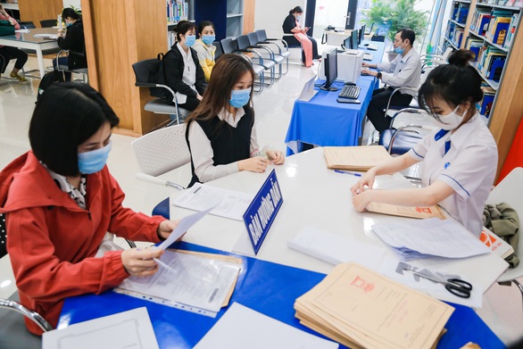 Thí sinh nấn ná nhập học, trường cảnh báo mất cả chì lẫn chài nếu cứ chờ - Ảnh 1. Thí sinh nấn ná nhập học, trường cảnh báo mất cả chì lẫn chài nếu cứ chờ - Ảnh 1.