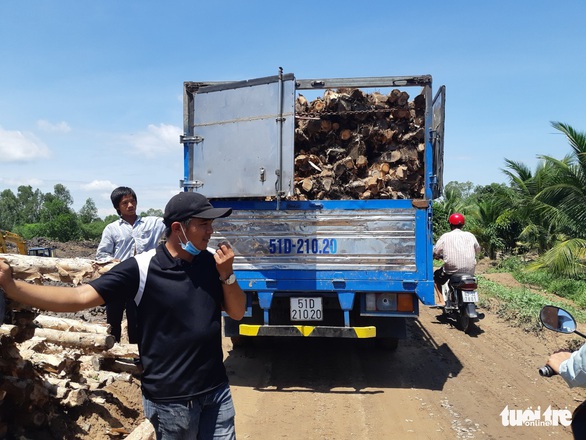 Nhóm thanh niên cản trở, hành hung công nhân dự án cao tốc Trung Lương - Mỹ Thuận - Ảnh 1.