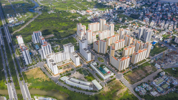 TP.HCM: Mỗi năm chi 70 tỉ để bảo trì hàng ngàn căn nhà tái định cư... bỏ trống - Ảnh 1.