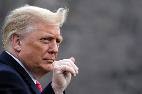 Ông Trump gia hạn lệnh ngăn cấp thẻ xanh thêm 3 tháng để bảo vệ lao động trong nước - Ảnh 1. Ông Trump gia hạn lệnh ngăn cấp thẻ xanh thêm 3 tháng để bảo vệ lao động trong nước - Ảnh 1.