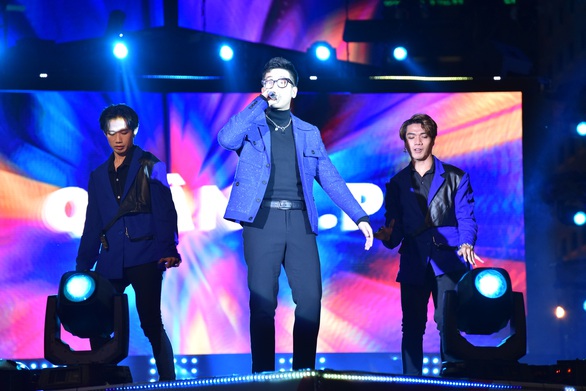 Bữa tiệc âm nhạc mừng năm mới của người dân Sài Gòn  - Ảnh 3.