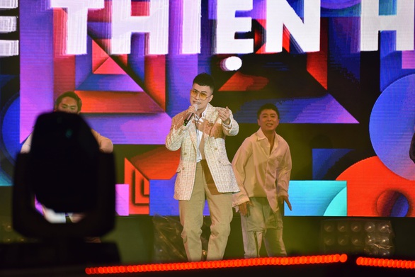 Bữa tiệc âm nhạc mừng năm mới của người dân Sài Gòn  - Ảnh 4.