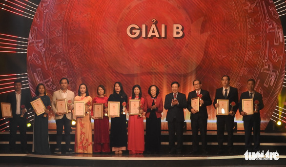Giải đặc biệt Búa liềm vàng: Việt Nam thời đại Hồ Chí Minh - biên niên sử truyền hình - Ảnh 3.
