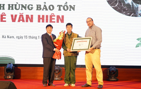 Người thợ săn gác súng, giờ được vinh danh Anh hùng bảo tồn - Ảnh 1.