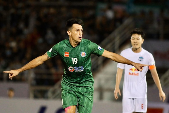 Sài Gòn thắng HAGL trong ngày Kiatisak ra mắt V-League 2021 - Ảnh 2. Sài Gòn thắng HAGL trong ngày Kiatisak ra mắt V-League 2021 - Ảnh 2.