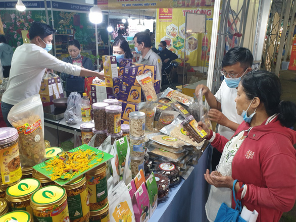 Saigon people hunt noodles in Hanoi, Binh Dinh rice, dry the west ... - Photo 4.