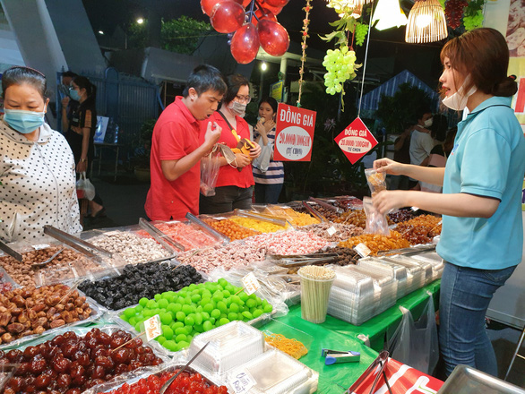 Saigon people hunt noodles in Hanoi, Binh Dinh rice, dry the west ... - Photo 6.