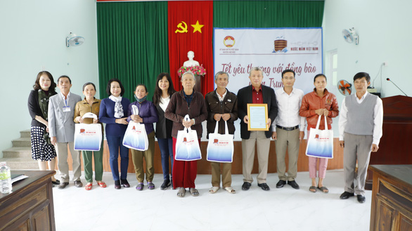 Đoàn Hiệp hội Nước mắm Việt Nam thăm và tặng quà Tết bà con tại Quảng Ngãi - Ảnh 3.