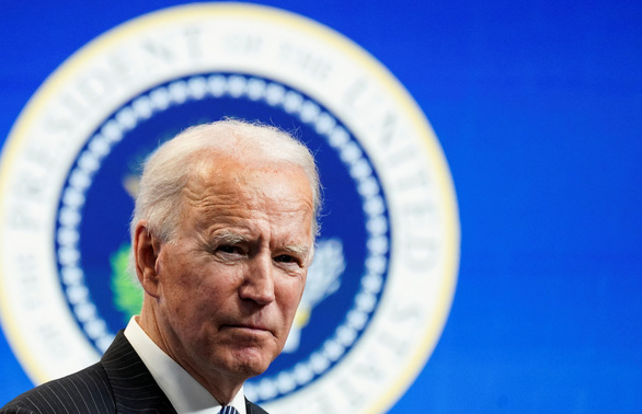 Ông Biden sa thải bác sĩ chữa COVID-19 cho ông Trump - Ảnh 1.