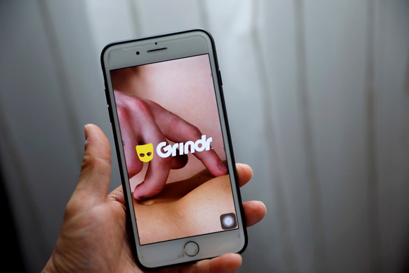 Ứng dụng hẹn hò đồng tính Grindr bị tuyên phạt gần 12 triệu USD - Ảnh 1.