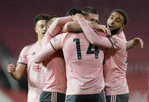 Sốc: Man Utd bị đội cuối bảng Sheffield hạ đo ván tại Old Trafford - Ảnh 3. Sốc: Man Utd bị đội cuối bảng Sheffield hạ đo ván tại Old Trafford - Ảnh 3.
