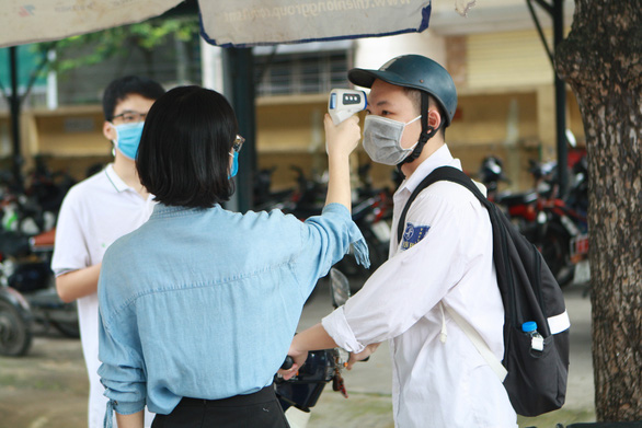 Trường học Hà Nội cho học sinh nghỉ vì có F1, F2 - Ảnh 1.