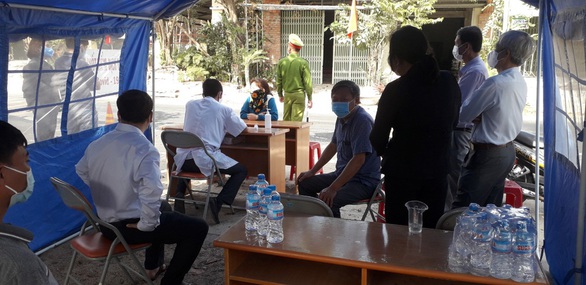 Các tỉnh lập chốt kiểm soát, cách ly tập trung người về từ Hải Dương, Quảng Ninh - Ảnh 1. Các tỉnh lập chốt kiểm soát, cách ly tập trung người về từ Hải Dương, Quảng Ninh - Ảnh 1.