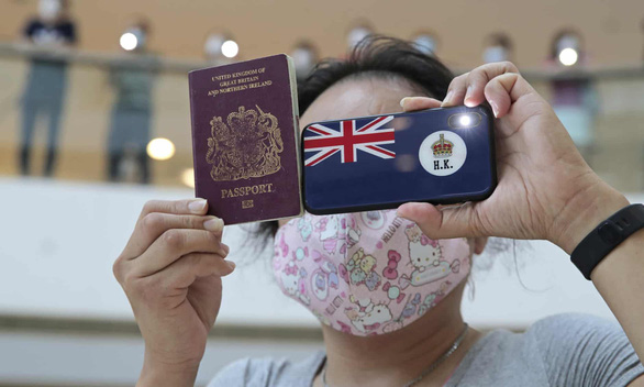 Anh cấp visa cho người Hong Kong, Bắc Kinh nói đừng làm công dân hạng hai - Ảnh 1.