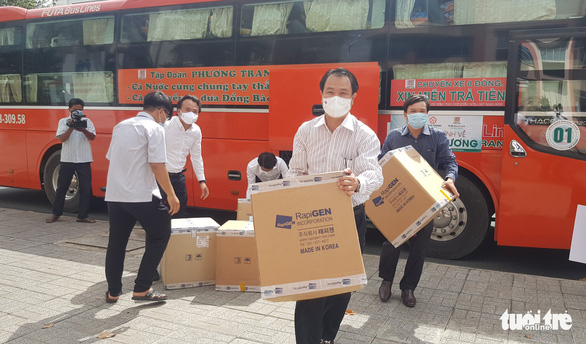 Phương Trang trao tặng trang thiết bị y tế phòng dịch cho An Giang hơn 50 tỉ đồng - Ảnh 3.