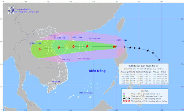 Bão số 8 đã vào Biển Đông, hướng về phía Bắc Trung Bộ - Ảnh 1.