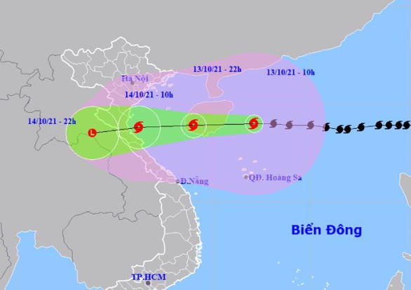 Bão số 8 giật cấp 14 hướng vào Bắc Trung Bộ, mưa lớn từ chiều tối nay - Ảnh 2.