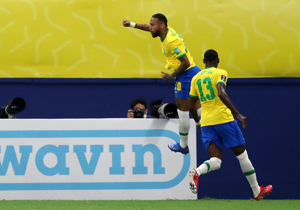 Neymar tỏa sáng giúp Brazil nhấn chìm Uruguay - Ảnh 1.