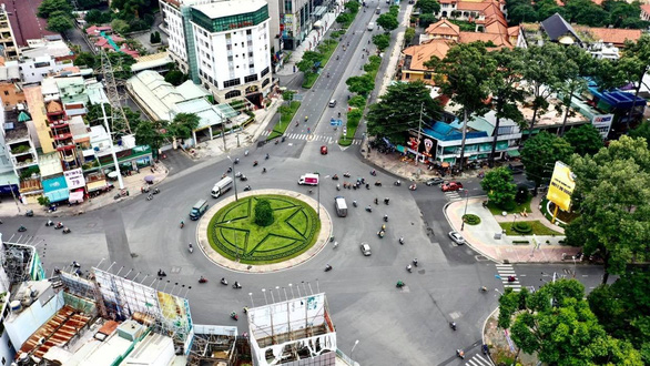Sài Gòn - những vòng xoay ký ức - Kỳ 7: Ngã sáu Cộng Hòa và con đường Áo trắng - Ảnh 1.