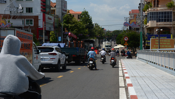 Từ 0h ngày 19-10, Phan Thiết sạch bóng chốt kiểm soát - Ảnh 1.