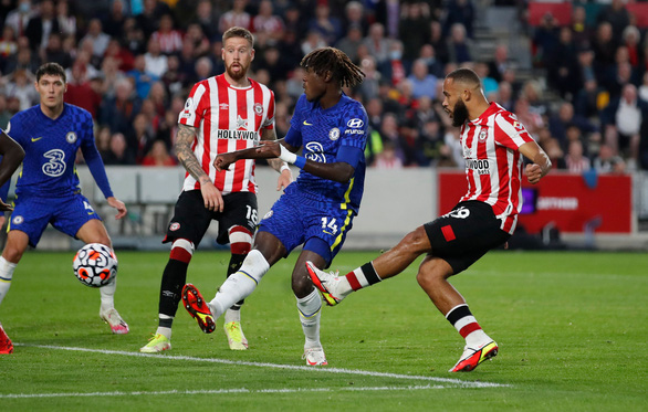 Ba lần được khung gỗ cứu thua, Chelsea chật vật vượt ải Brentford - Ảnh 1.